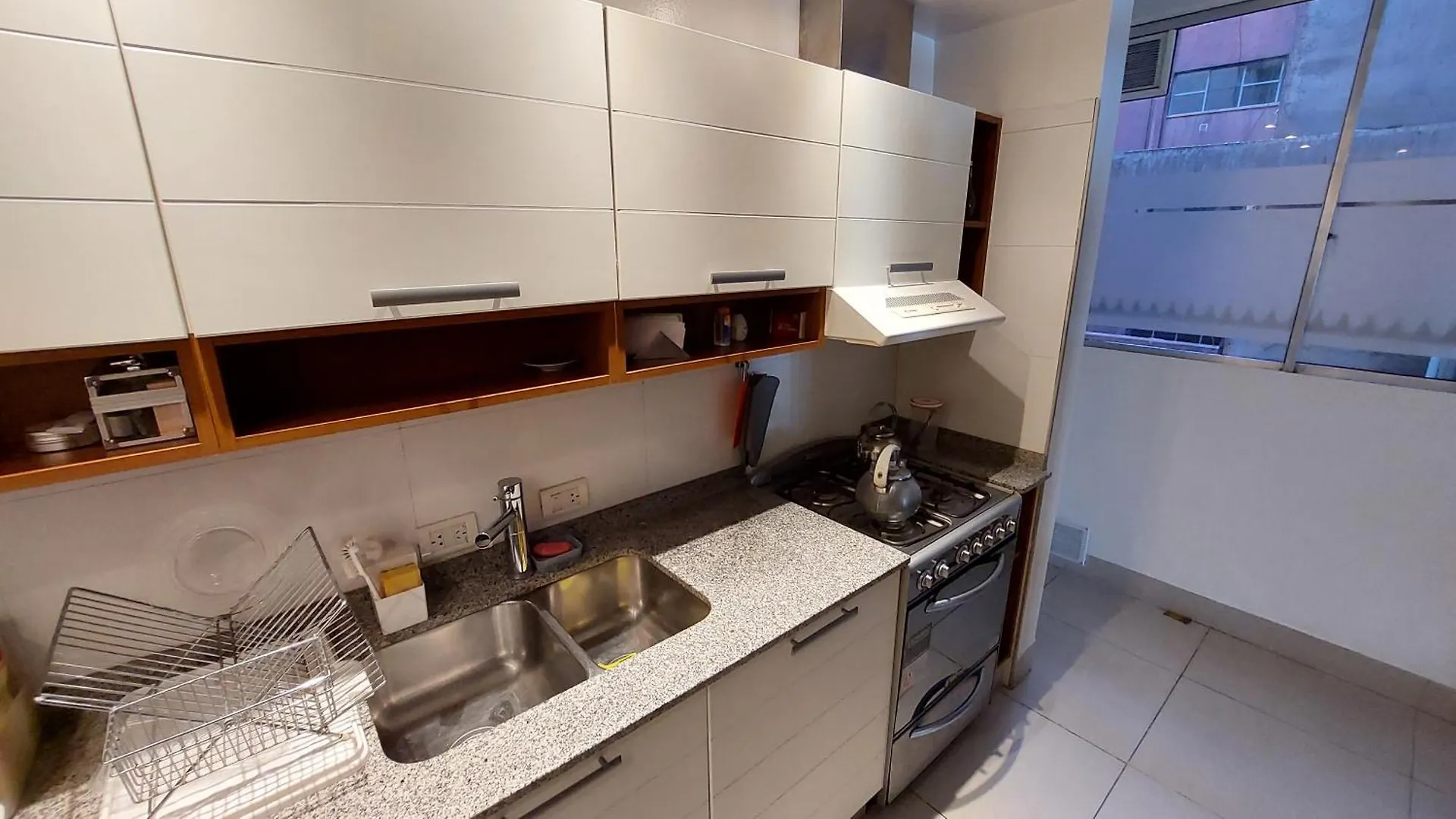 Excelente Ubicacion, Cerca Aristides, Cochera Gratis Mendoza Apartamento