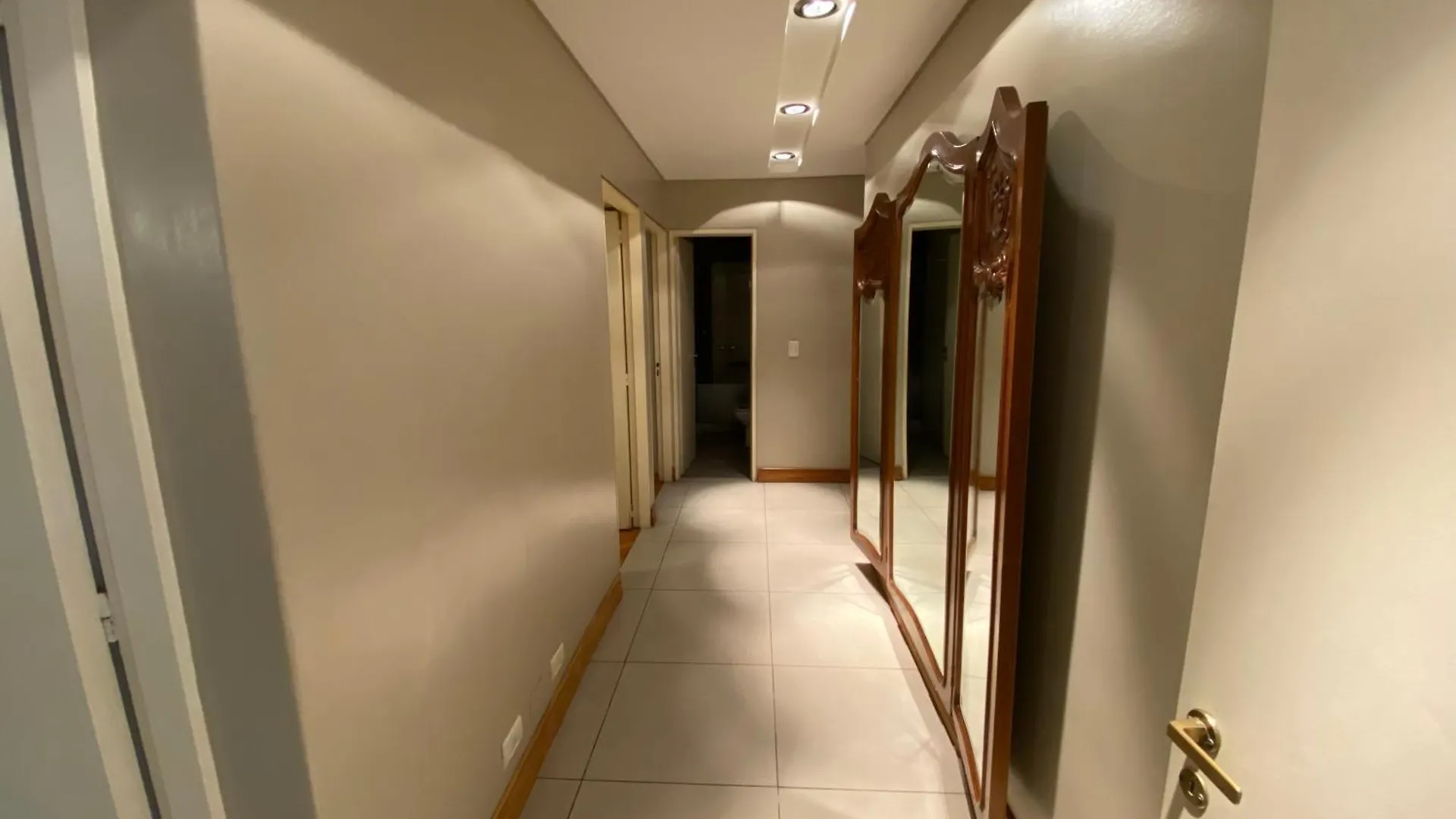 Excelente Ubicacion, Cerca Aristides, Cochera Gratis Mendoza Apartamento